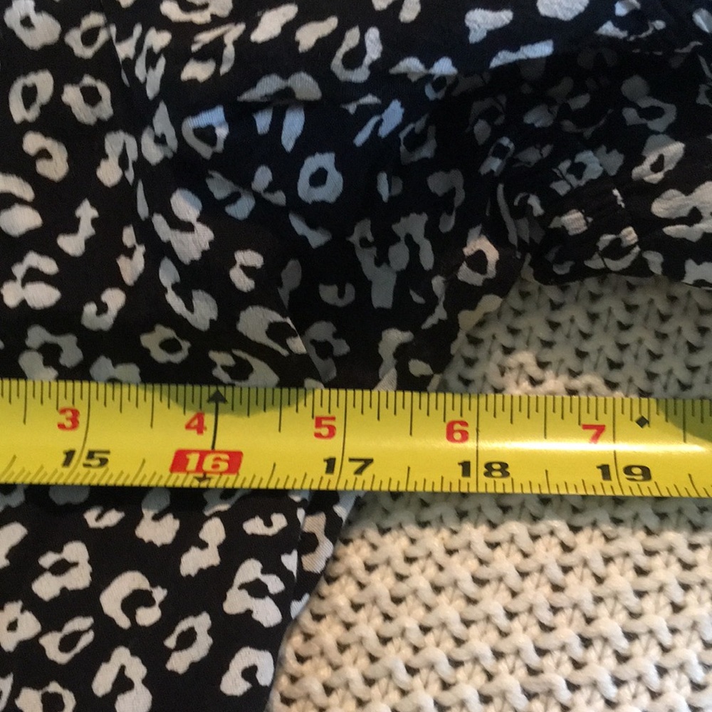 Patterned Blouse | Medium - Picture 4 of 4